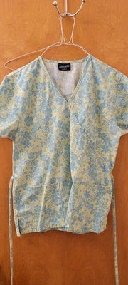 Womans Scrubs - Image 1 of 2