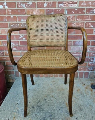 Silla Thonet Praga 811 vintage de José Frank Hoffman asiento y respaldo tejido #1 Foto 1 de 4