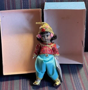 Vintage Madame Alexander Lot 8" Thailand 567 International Doll - Picture 1 of 7