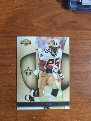 2009 Donruss Gridiron Gear - Reggie Bush #77 Silver O's 59/250 - Image 1 of 2