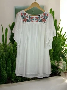 White Floral Embroidered Dress Size M-Boho Beach Vacation Inside Lining Resort - Picture 1 of 11