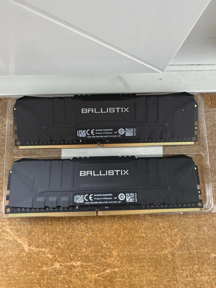 2x 8GB RAM DDR4-3000 16GB RAMArbeitsspeicher Ballistix - Bild 1 von 1