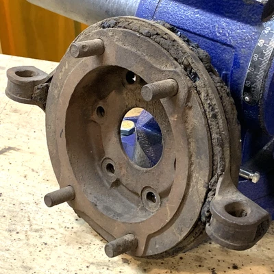 Ford 1933-1934 Cabeza Plana Transmisión Montaje Cojinete Retenedor Pernos en T Placa Marco Foto 1 de 4