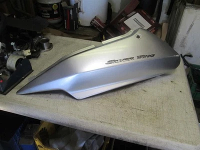 Carenado lateral izquierdo Honda FSC 600 2002-2013 ala plateada 83500-MCT-691ZA Foto 1 de 4
