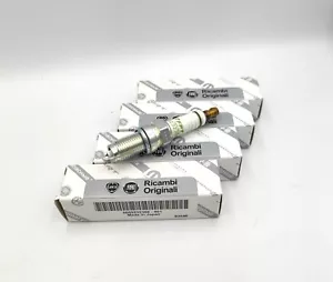 Kit 4 Candele Platino- 1.2 / 1.4 - GPL ORIGINALI FIAT -NGK ZKR7AI-8 -PANDA 500 Y - Imagen 1 de 7