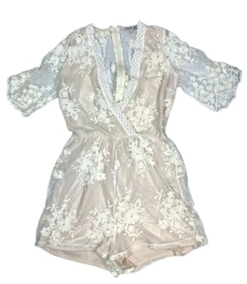 Mameluco floral de encaje marfil talla S Charlotte Russe Foto 1 de 4