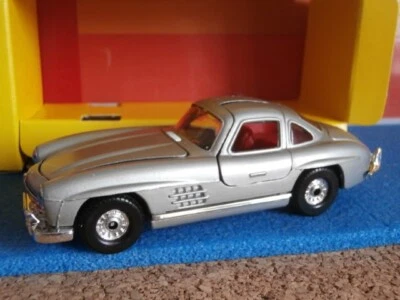 ASPECT NEUF MERCEDES 300SL 1954  CORGI ref 811 - Photo 1/4