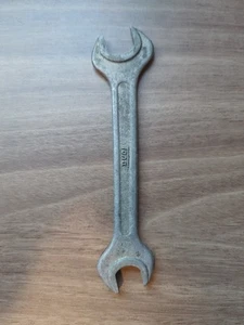 VINTAGE TONA WRENCH TOOL KIT CLASSIC CAR Auto Kit  13mm 17mm 0610 Nice! - Picture 1 of 12