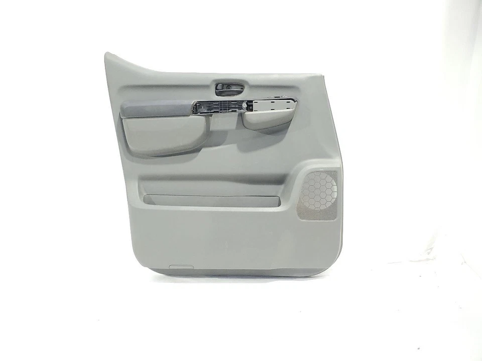Nissan NV2500 2014 OEM panel de moldura de puerta delantera izquierda  Foto 1 de 4