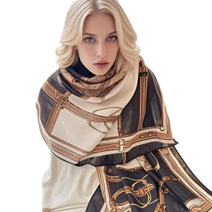 Sciarpa donna oversize scialle avvolgente nero marrone oro cintura fibbia stampa autunno - Foto 1 di 3