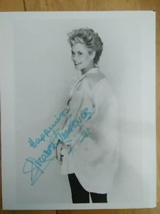 ELIZABETH MONTGOMERY SIGNED IN PERSON 8X10 PHOTO "BEWITCHED" RARE SASIGNED COA - Picture 1 of 5
