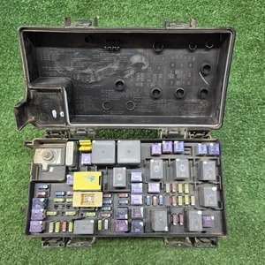 15 - 20 Dodge Fuse Box Caravan Town & Country Relay PCM 68239606AA - Picture 1 of 8