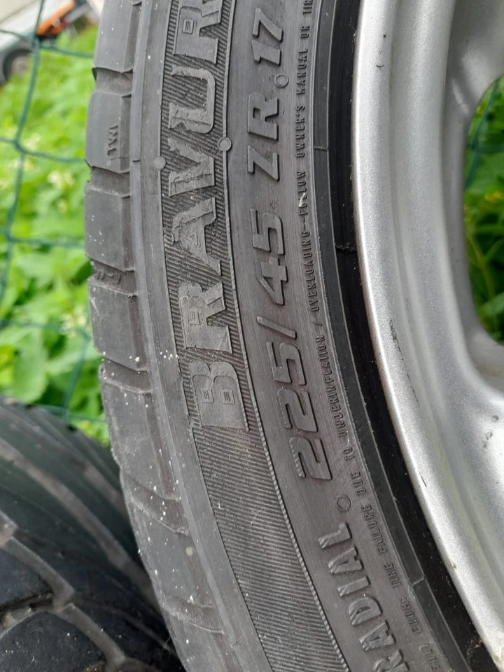 Winterreifen Komplett Satz 225/45 R17 - Bild 1 von 2