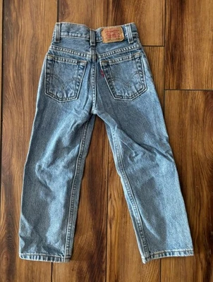 De colección. Pantalones de mezclilla ajustados Little Levis 550 con lengüeta roja para niños pequeños talla 6 calce relajado Foto 1 de 2