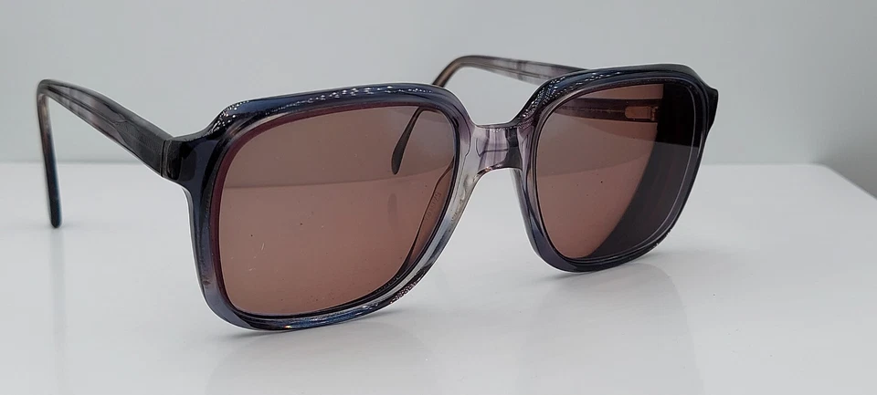 Gafas de sol vintage Tura 127-133 gris cuadrado con montura de cuerno Malta SOLO MARCOS Foto 1 de 4