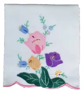 Table Runner Embroidered & Applique Flowers White Cotton Vintage 22"x14" - Picture 1 of 7