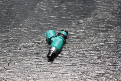 09-14 INYECTOR DE COMBUSTIBLE YAMAHA YZF R1 14B-13750-00-00 14B-13750-10-00 2009 11 12 13 Foto 1 de 2