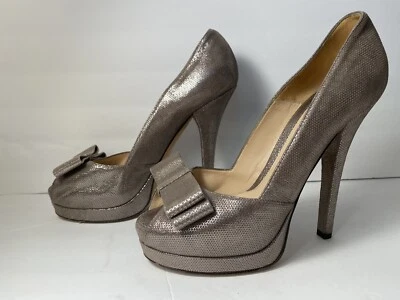 Zapatos de salón Fendi de gamuza en relieve punta abierta tacones plataforma arco topo plata 40/9,5 - Imagen 1 de 4