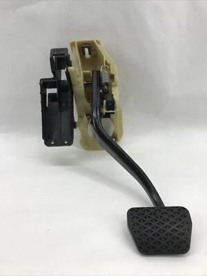 09-15 BMW 750I 750LI F01 BRAKE STOP PEDAL PAD ASSEMBLY BLACK OEM 3511 6782665-01 - Image 1 of 4