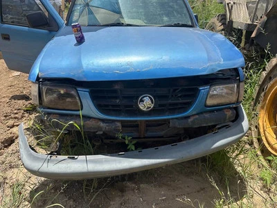 2001 Holden Rodeo Right Driver Weather Strip 88-02 Isuzu TF #B552 - image 1 of 4