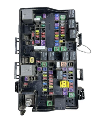 FUSIBLE DE MOTOR PARA 2018 DODGE RAM 1500 P68199793AA B OEM Foto 1 de 4