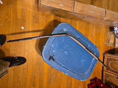 Oldsmobile Cutlass Supreme Salon 1981-88 parte inferior negro riel de goteo moldura  Foto 1 de 4