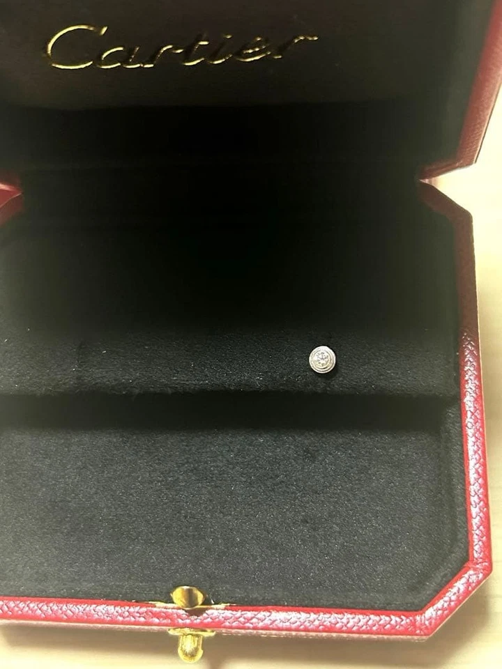 Orecchini XS Diamant Legende in oro bianco con scatola CARTIER 1P per orecchi... - Immagine 1 di 4