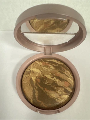 Laura Geller Baked Balance N Brighten Powder Foundation 9g Shade Deep Gold Case - Image 1 of 4