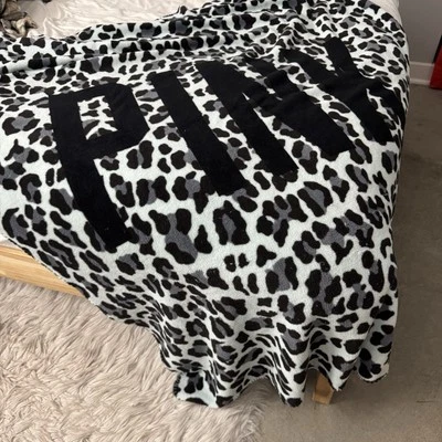 罕见维多利亚的秘密粉红色薄荷豹纹体育场毯 2013 年系列 — 第 1/4 张图片