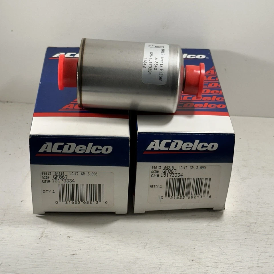 Lote de 2 filtros de combustible nuevos OEM GM 15173334 2002-04 Silverado Tahoe Yukon Foto 1 de 4