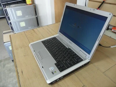 Computadora portátil Dell Inspiron 1405 / Intel Core Duo @ 1,6 GHz / piezas / probada, funcionando Foto 1 de 4