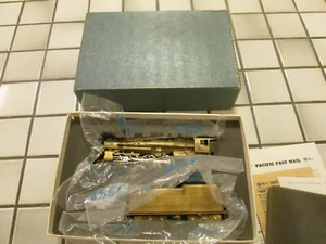 united models CHICAGO AND NORTHWESTERN 4-6-2 powered brass engine HO scale //// - Picture 1 of 12