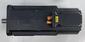 Bosch Rexroth Indramat MKD071B-061-GP1-KN Permanent Magnet Motor Servo - Foto 1 di 3