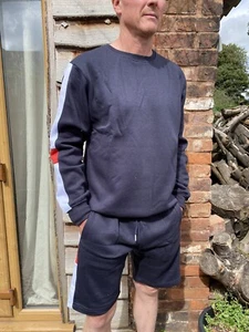 Conjunto de sudadera y pantalones cortos para hombre talla pequeña, azul marino PVP £45 conjunto Boohoo para hombre - Imagen 1 de 12