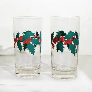 Set of 2 Christmas Holly & Berries Drinking Glasses 5-3/4" Tall 3" Wide Pristine - Picture 1 of 4