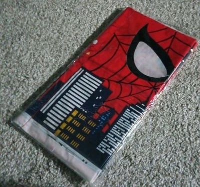Mantel de cumpleaños rojo Spider-Man 54* X 108i" nuevo en paquete Foto 1 de 3
