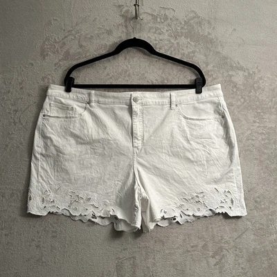 Pantalones cortos de mezclilla Lane Bryant blancos bordados dobladillo boyfriend tiro medio talla 26 Foto 1 de 4
