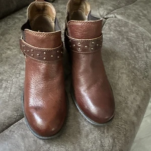 B.O.C. Brown Leather Booties Size 7/38 Excellent Condition - Picture 1 of 14