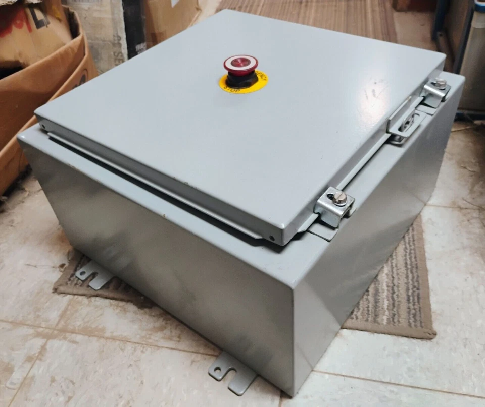 ENCLOSED POWER SUPPLY STATION A161608LP PULS DIMENSION QS10 PUSHBUTTON STOP NEW - Image 1 of 4