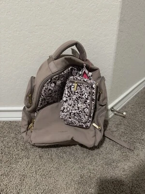 Isaac Mizrahi TikTok рюкзак Baby ноутбука сумка фиолетовый / Mauva мульти карман б/у - Изображение 1 из 3