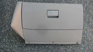 99 00 01 02 03 04 05 06 VOLKSWAGEN JETTA GLI GOLF GTI R32 TAN GLOVE BOX OEM - Picture 1 of 2