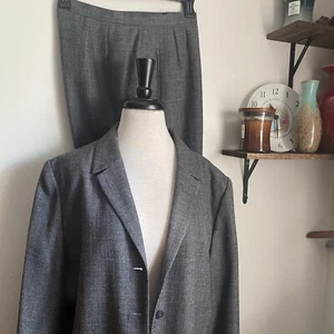 Classy  Larry Levine Classic Two Piece  Gray Herringbone Suit/Long Coat  Size 18 - Picture 1 of 18