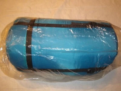 High Peak Summit 20 Degree Three Season Sleeping Bag, New in Package - Image 1 of 2