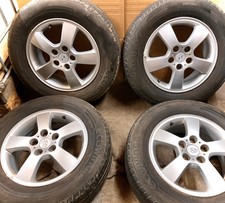 Hyundai Tucson I JM Original Alu-Felgen Räder Sommer-Reifen 215/65 R16 98H Hyundai Tucson I JM Original Alu-Felgen Räder Sommer-Reifen 215/65 R16 98H