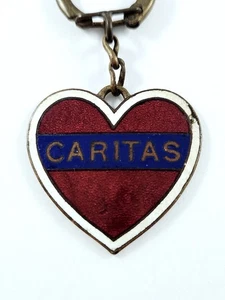PORTE-CLES - Coeur Émaillé Vintage CARITAS Joli vintage Rare 1960s - Picture 1 of 3