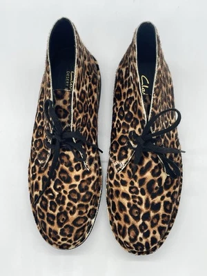 Clarks Botas Desierto Para Mujer Estampado Animal EE. UU. 9 Pelo de pantorrilla Zapatos Informales Viaje Cómodos Foto 1 de 4