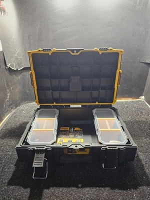 DEWALT HARDSYSTEM 2.0 22 in. Organizador de caja de herramientas modular pequeña con W, negro/amarillo Foto 1 de 4