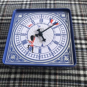 M&S Novelty Biscuit tin with working Clock - Picture 1 of 16