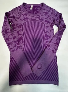 Lululemon Damengröße 6 Swiftly Tech Langarmshirt lila Tarnmuster Rundhalsausschnitt - Bild 1 von 13