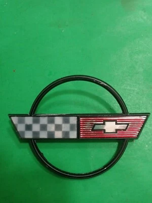 1984-1990 Chevrolet Corvette Rear Gas Tank Fuel Door Emblem For Repair 14060260 Foto 1 de 4